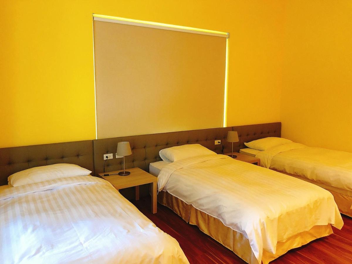 อเมริกัน วิลเลจ Hotel ไทเป ภายนอก รูปภาพ